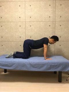 背中を柔らかくするストレッチの手順３